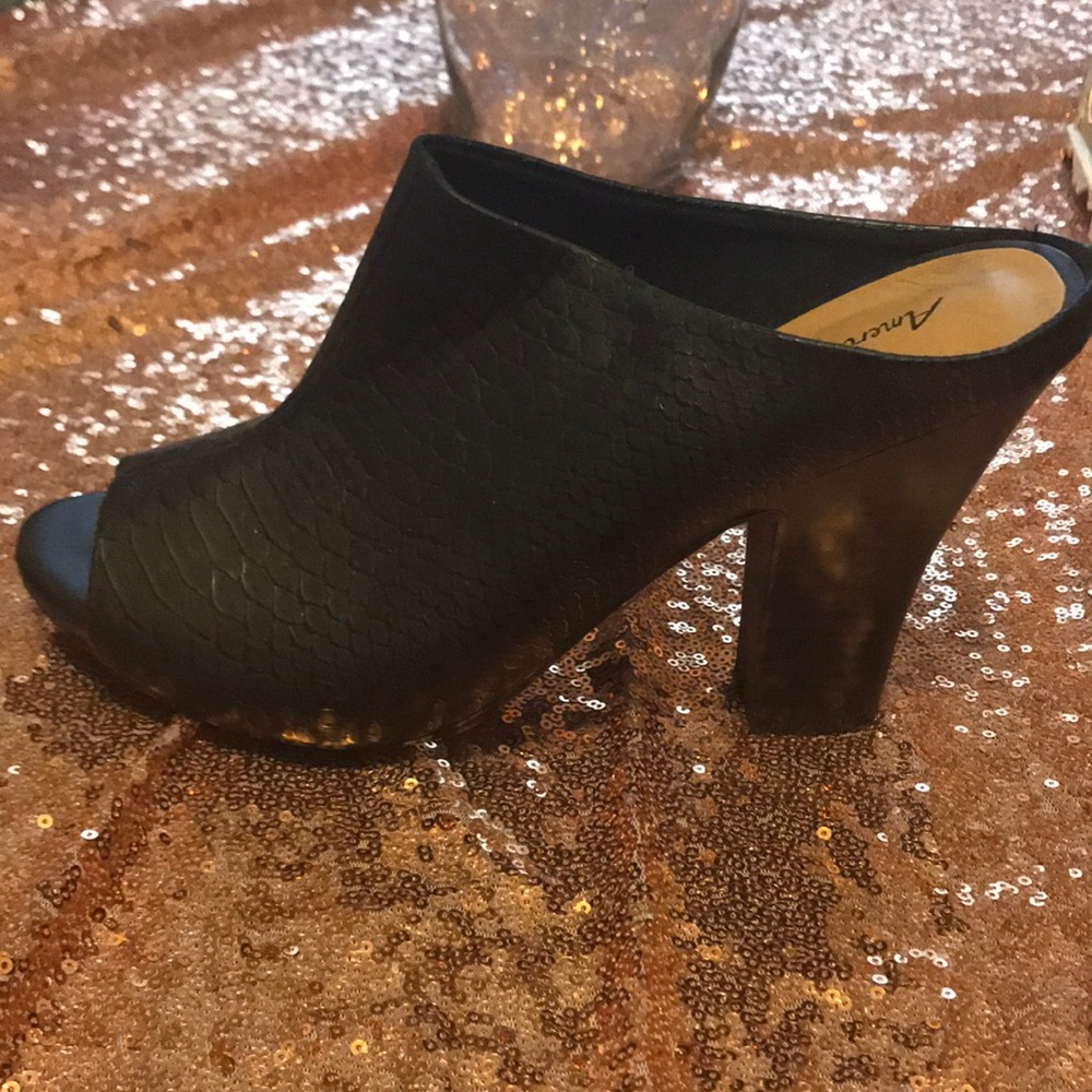 American eagle heels - Picture 2 of 3
